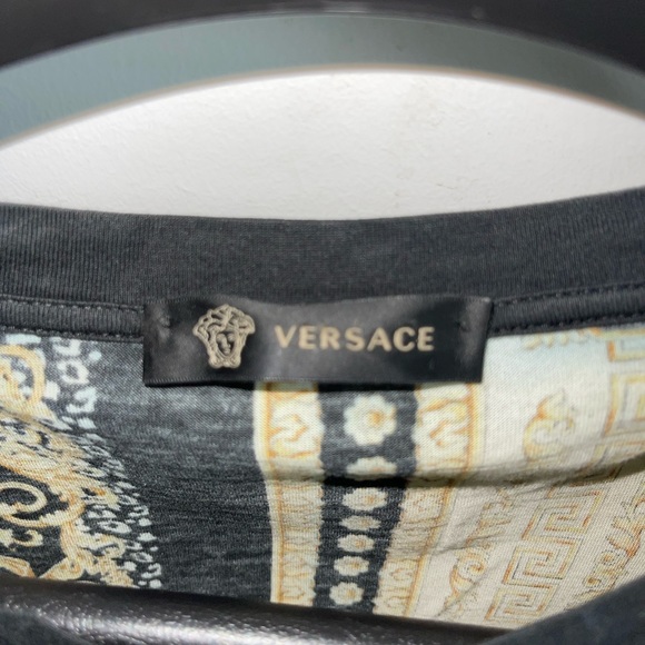 Versace shirt - Picture 3 of 4